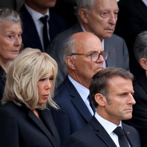 Le président de la République française, Emmanuel Macron et sa femme la Première Dame Brigitte Macron lors de l'hommage national du général d'armée Jean-Louis Georgelin sur l'esplanade des Invalides à Paris, France, le 25 août 2023. L'ancien chef d'État-major des armées, chargé de la reconstruction de Notre-Dame de Paris, est mort vendredi 18 août à 74 ans lors d'une randonnée sur les pentes du Mont Valier, dans les Pyrénées. © Dominique Jacovides/Bestimage 