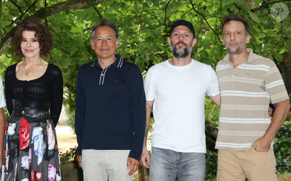 Fanny Ardant, Thierry Klifa, Nicolas Duvauchelle et Mathieu Kassovitz au photocall du film "Les Rois de la Piste" lors de la 16ème édition du festival du film francophone (FFA) de Angoulême, France, le 25 août 2023. © Coadic Guirec/Bestimage 