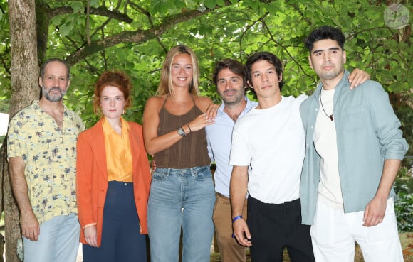 Sebastien Lalanne, Iris Bry, Zoe Marchal, Director Vincent Cappello, Sandor Funtek et Rohid Rahimi - Photocall du film "Nouveau Monde" lors de la 16ème édition du festival du film francophone (FFA) de Angoulême le 25 août 2023. © Coadic Guirec / Bestimage 