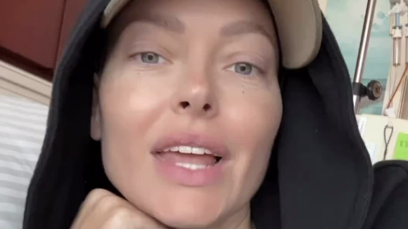 VIDEO Caroline Receveur atteinte d'un cancer et "à moitié endormie avec les médocs" : une mastectomie envisagée