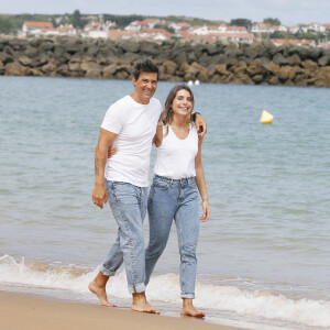 Exclusif - Rendez-vous avec Jean-Pascal Lacoste (habillé par American Vintage) et sa fiancée Delphine, soeur de l'ancienne Miss France S.Tellier, à Saint-Jean-de-Luz. Le 10 juillet 2020 © Patrick Bernard / Bestimage 