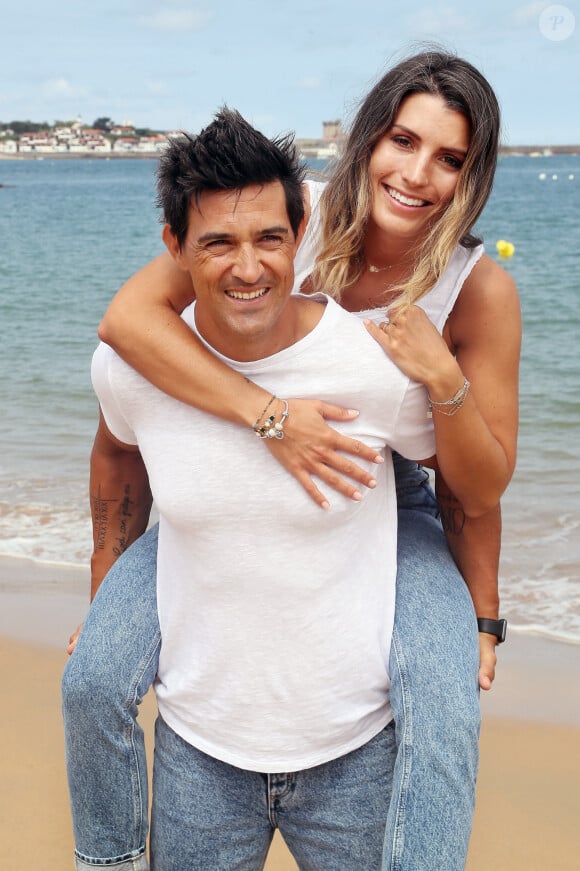 Exclusif - Rendez-vous avec Jean-Pascal Lacoste (habillé par American Vintage) et sa fiancée Delphine, soeur de l'ancienne Miss France S.Tellier, à Saint-Jean-de-Luz. Le 10 juillet 2020 © Patrick Bernard / Bestimage 