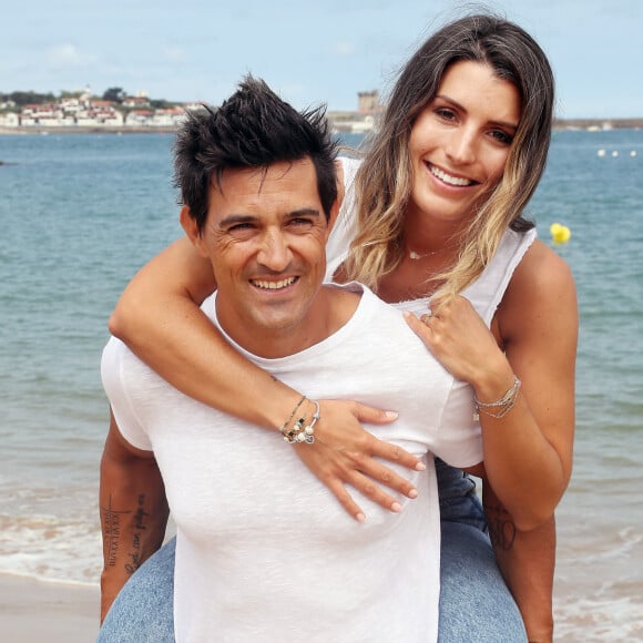 Exclusif - Rendez-vous avec Jean-Pascal Lacoste (habillé par American Vintage) et sa fiancée Delphine, soeur de l'ancienne Miss France S.Tellier, à Saint-Jean-de-Luz. Le 10 juillet 2020 © Patrick Bernard / Bestimage 