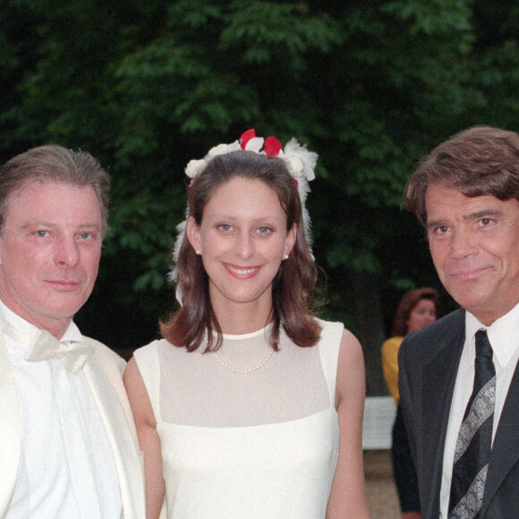 Ils sont ensemble depuis 56 ans
Archives - Le chanteur Herbert Léonard et sa femme Cléo, marient leur fille Eléa à Barbizon. Parmis les invités, Vline Buggy, Julien Lepers, Bernard Tapie, et bien d'autres.