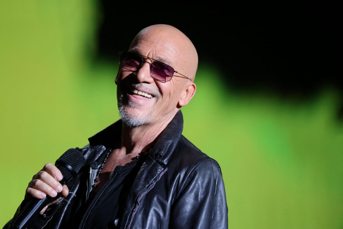 Photo : Un peu mal en point donc, Florent Pagny n'avait en tout cas pas perdu le sourire ni son humour. Exclusif - Florent Pagny - Enregistrement de l'émission "Avec Florent, tout