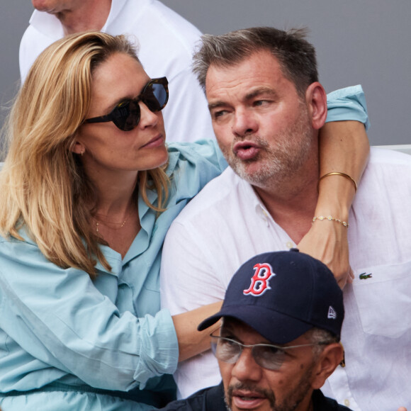 Les deux tourtereaux avaient officialisé leur relation en 2009, après avoir pris le temps.
Clovis Cornillac et sa femme Lilou Fogli - Célébrités en tribunes des Internationaux de France de tennis de Roland Garros 2023 à Paris le 11 juin 2023. © Jacovides-Moreau/Bestimage 