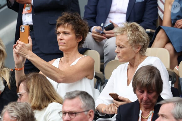 Anne Le Nen et sa femme Muriel Robin dans les tribunes lors des Internationaux de France de Tennis de Roland Garros 2022. Paris, le 5 juin 2022. 
