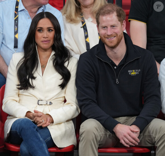 Il faut dire que Meghan Markle, depuis, a épousé le prince Harry !
Le prince Harry et Meghan Markle assistent à la finale d'athlétisme, au deuxième jour des Invictus Games 2020 à La Haye, le 17 avril 2022. 