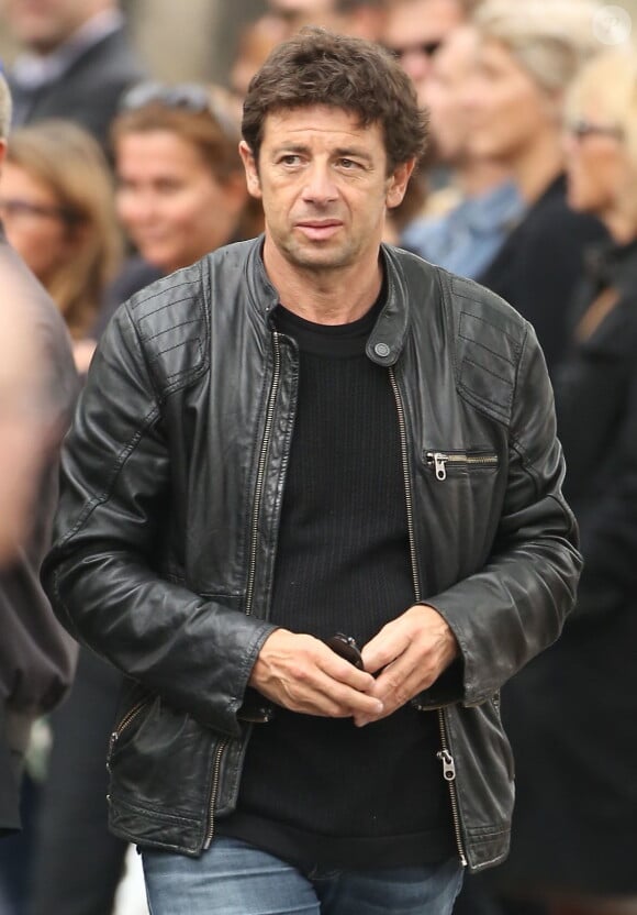 Patrick Bruel - Celebrites a la sortie des obseques de Valerie Benguigui au cimetiere du Montparnasse a Paris. Le 6 septembre 2013