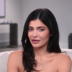 Kylie Jenner a offert un baiser langoureux à son amoureux
Capture d'un épisode de la série The Kardashian : Kylie Jenner