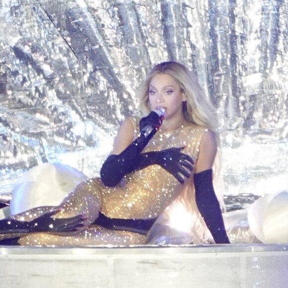 Pour officialiser leur idylle, ils ont choisi le concert très médiatisé de Beyoncé
Beyoncé en concert à Los Angeles le 4 septembre 2023