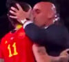 Jennifer Hermoso a déposé plainte contre Luis Rubiales après son baiser forcé.
Le président de la Fédération Espagnole Luis Rubiales embrasse Jenni Hermoso après la finale de la Coupe du monde féminine.