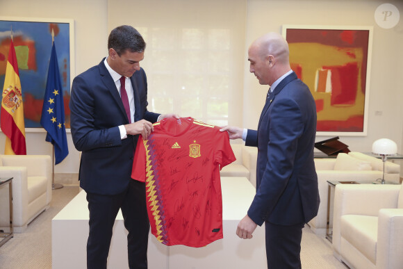 Le premier ministre espagnol Pedro Sanchez et le président de la RFEF Luis Rubiales lors d'une réunion à Madrid. Le 12 septembre 2018 