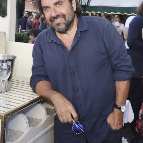 C'est André Manoukian qui a révélé l'information
André Manoukian lors de la soirée de l'été littéraire et musical aux Deux Magots à Paris le 27 juin 2022. © Jack Tribeca / Bestimage 