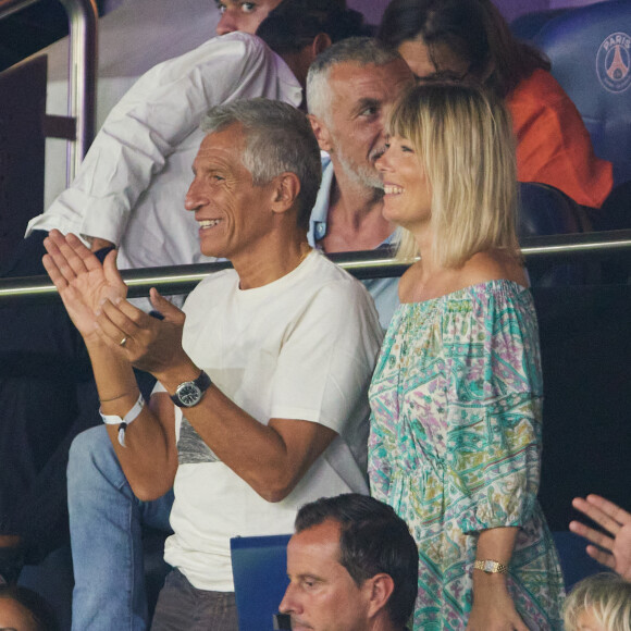 Nagui et sa femme Mélanie Page dans les tribunes lors du match amical - France - Irlande (2-0) lors des matchs qualificatifs à l'Euro 2024 au Parc des Prince à Paris le 7 septembre 2023. © Cyril Moreau/Bestimage