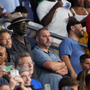 Aperçu dans les tribunes, Lilian Thuram peut être particulièrement fier puisque son fils Marcus a inscrit un but
 
Lilian Thuram dans les tribunes lors du match amical - France - Irlande (2-0) lors des matchs qualificatifs à l'Euro 2024 au Parc des Prince à Paris le 7 septembre 2023. © Cyril Moreau/Bestimage