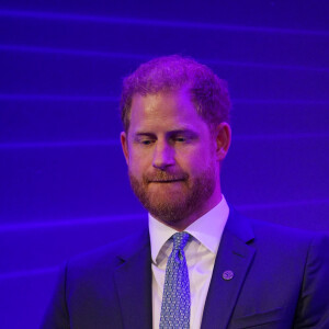 Il en est ressorti la mine sombre. 
Le prince Harry, duc de Sussex, arrive aux WellChild Awards 2023 au Hurlingham Club, Ranelagh Gardens, à Londres, Royaume Uni, le 7 septembre 2023.