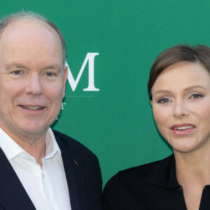 C'est un moment émouvant pour l'ensemble de la famille royale monégasque et Charlene n'était évidemment pas seule.
Le prince Albert II de Monaco, la princesse Charlène et Gareth Wittstock lors du 19e trou de golf de la Princess of Monaco Cup 2023 dans les Jardins des Boulingrins, le 6 septembre 2023. © Claudia Albuquerque / Bestimage