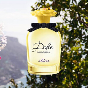 Deva Cassel, 15 ans, la fille de Monica Belucci et Vincent Cassel est l'égérie du nouveau parfum de Dolce Gabbaba: "Dolce Shine" 