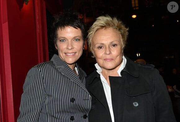 Anne Le Nen et sa femme Muriel Robin - Inauguration de la statue de cire de "Muriel Robin et Pierre Palmade" au musée Grévin à Paris le 25 octobre 2021. © Coadic Guirec/Bestimage