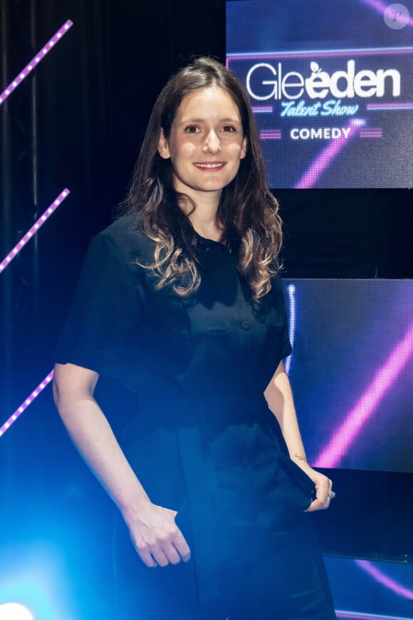 Féministe et sans tabou, elle est aussi à la tête du podcast "Les Mecs que je veux ken".
Exclusif - Rosa Bursztein - Les meilleurs talents du rire réunis lors du "Gleeden Talent Show" à l'Apollo Théâtre à Paris, le 26 juin 2021.