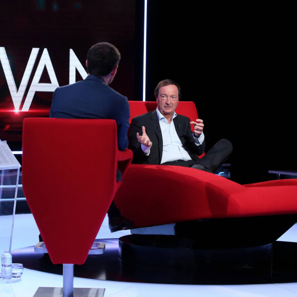 Il avait notamment qualifié  le journaliste et chroniqueur gastronomique de "salopard".
Exclusif - Enregistrement de l'émission "Le Divan" présentée par Marc-Olivier Fogiel avec Michel-Edouard Leclerc en invité, qui sera diffusée le 7 juin sur France 3. Le 25 mars 2016 © Dominique Jacovides / Bestimage 