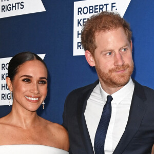 Le prince Harry et Meghan Markle au photocall de la soirée de gala "Robert F. Kennedy Human Rights Ripple of Hope 2022" à l'hôtel Hilton de New York City, New York, Etats-Unis, le 6 décembre 2022.