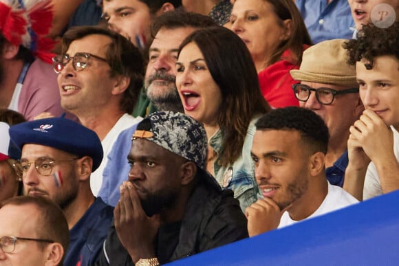 Helena Noguerra dans les tribunes lors du match de Poule A de la Coupe du Monde de Rugby France 2023 entre la France et l'Uruguay (27-12) au stade Pierre-Mauroy à Lille le 14 septembre 2023. © Cyril Moreau-Dominique Jacovides/Bestimage