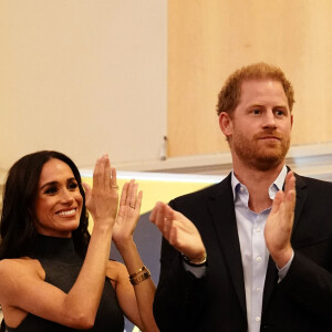 Le duc et la duchesse de Sussex étaient très complices.
Le prince Harry, duc de Sussex et Meghan Markle, duchesse de Sussex, à la réception de l'IG25 et de l'Équipe du Canada à l'hôtel Hilton lors des Jeux Invictus à Düsseldorf, Allemagne, le vendredi 15 septembre 2023. 