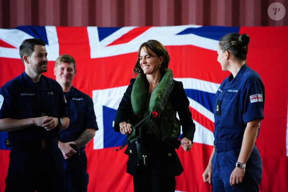 Catherine (Kate) Middleton, princesse de Galles, lors d'une visite à la Royal Naval Air Station (RNAS) Yeovilton, près de Yeovil dans le Somerset, l'une des deux principales stations aériennes de la Royal Navy et l'un des aérodromes militaires les plus fréquentés du Royaume-Uni, le lundi 18 septembre 2023. 