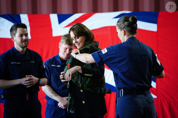 Catherine (Kate) Middleton, princesse de Galles, lors d'une visite à la Royal Naval Air Station (RNAS) Yeovilton, près de Yeovil dans le Somerset, l'une des deux principales stations aériennes de la Royal Navy et l'un des aérodromes militaires les plus fréquentés du Royaume-Uni, le lundi 18 septembre 2023. 