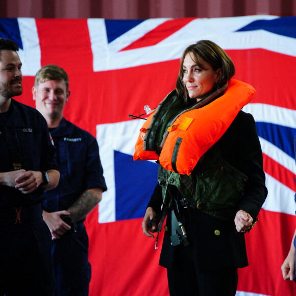 Catherine (Kate) Middleton, princesse de Galles, lors d'une visite à la Royal Naval Air Station (RNAS) Yeovilton, près de Yeovil dans le Somerset, l'une des deux principales stations aériennes de la Royal Navy et l'un des aérodromes militaires les plus fréquentés du Royaume-Uni, le lundi 18 septembre 2023. 