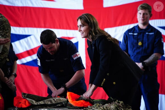 Catherine (Kate) Middleton, princesse de Galles, lors d'une visite à la Royal Naval Air Station (RNAS) Yeovilton, près de Yeovil dans le Somerset, l'une des deux principales stations aériennes de la Royal Navy et l'un des aérodromes militaires les plus fréquentés du Royaume-Uni, le lundi 18 septembre 2023. 