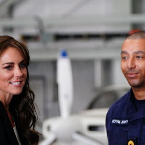 Catherine (Kate) Middleton, princesse de Galles, lors d'une visite à la Royal Naval Air Station (RNAS) Yeovilton, près de Yeovil dans le Somerset, l'une des deux principales stations aériennes de la Royal Navy et l'un des aérodromes militaires les plus fréquentés du Royaume-Uni, le lundi 18 septembre 2023. 