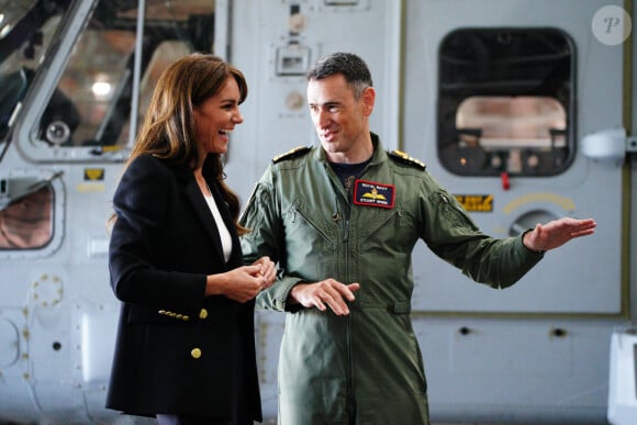 Catherine (Kate) Middleton, princesse de Galles, lors d'une visite à la Royal Naval Air Station (RNAS) Yeovilton, près de Yeovil dans le Somerset, l'une des deux principales stations aériennes de la Royal Navy et l'un des aérodromes militaires les plus fréquentés du Royaume-Uni, le lundi 18 septembre 2023. 