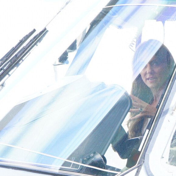 Catherine (Kate) Middleton, princesse de Galles, lors d'une visite à la Royal Naval Air Station (RNAS) Yeovilton, près de Yeovil dans le Somerset, l'une des deux principales stations aériennes de la Royal Navy et l'un des aérodromes militaires les plus fréquentés du Royaume-Uni, le lundi 18 septembre 2023. 