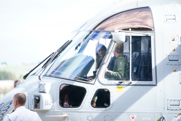 Catherine (Kate) Middleton, princesse de Galles, lors d'une visite à la Royal Naval Air Station (RNAS) Yeovilton, près de Yeovil dans le Somerset, l'une des deux principales stations aériennes de la Royal Navy et l'un des aérodromes militaires les plus fréquentés du Royaume-Uni, le lundi 18 septembre 2023. 