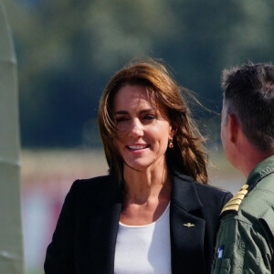 Catherine (Kate) Middleton, princesse de Galles, lors d'une visite à la Royal Naval Air Station (RNAS) Yeovilton, près de Yeovil dans le Somerset, l'une des deux principales stations aériennes de la Royal Navy et l'un des aérodromes militaires les plus fréquentés du Royaume-Uni, le lundi 18 septembre 2023. 
