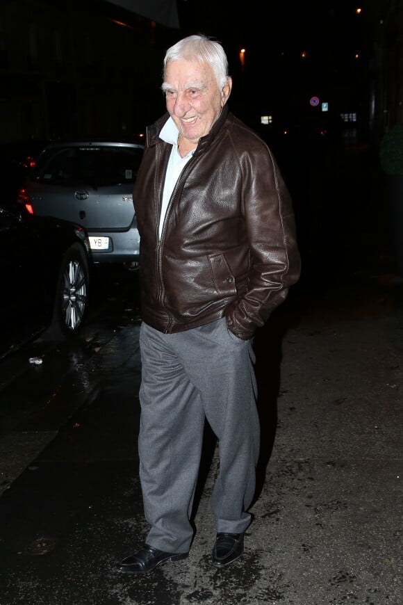 Charles Gérard - Jean-Paul Belmondo fête ses 80 ans au restaurant Veramente dans le 7e arrondissement de Paris, en compagnie de sa famille et de ses amis, le 9 avril 2013.