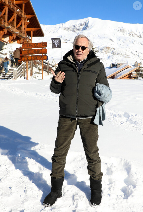 "J'étais un père très moyen. Elle me prenait pour son cousin, alors il y a quand même un petit problème"
Fabrice Luchini au photocall du film "Un homme heureux" lors de la 26ème édition du festival international de comédie de l'Alpe d'Huez, à Huez, France, le 19 janvier 2023. © Dominique Jacovides/Bestimage 