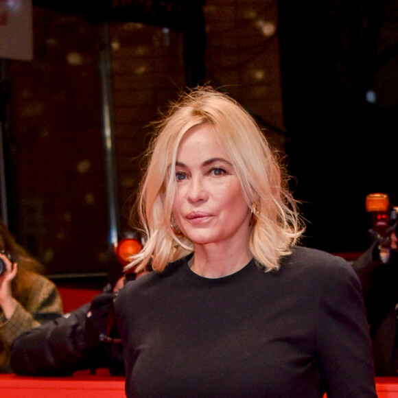 Celle d'une réalité que beaucoup trop d'enfants subissent au sein même de leur famille... 
Emmanuelle Béart à la première du film "Les passagers de la nuit" lors de la 72ème édition du festival international du film de Berlin (La Berlinale 2022), le 13 février 2022. 