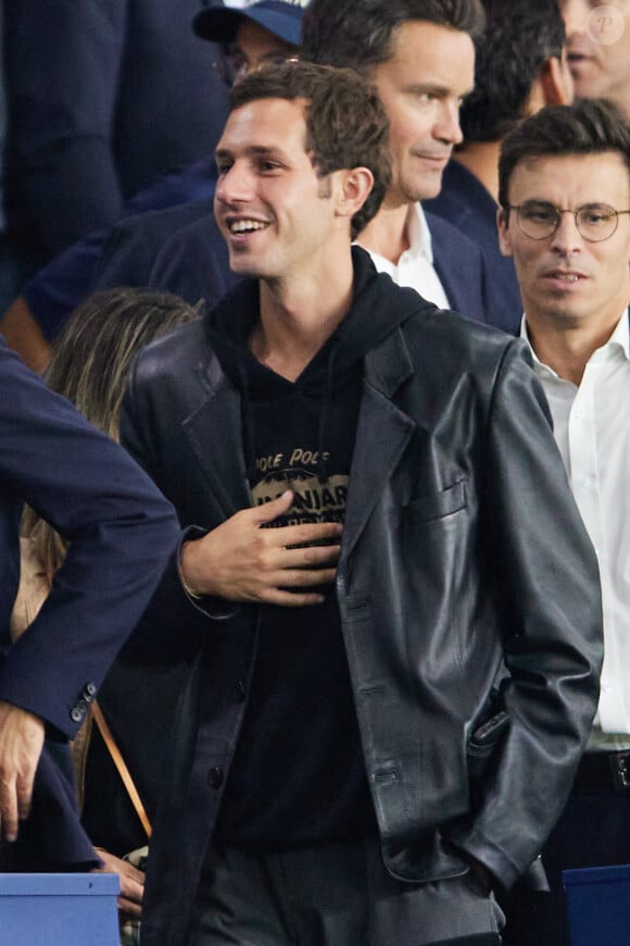 Victor Belmondo - Tribunes du match de Ligue des champions entre le PSG et le Borussia Dortmund (2-0) au Parc des Princes à Paris, le 19 septembre 2023. © Cyril Moreau/Bestimage