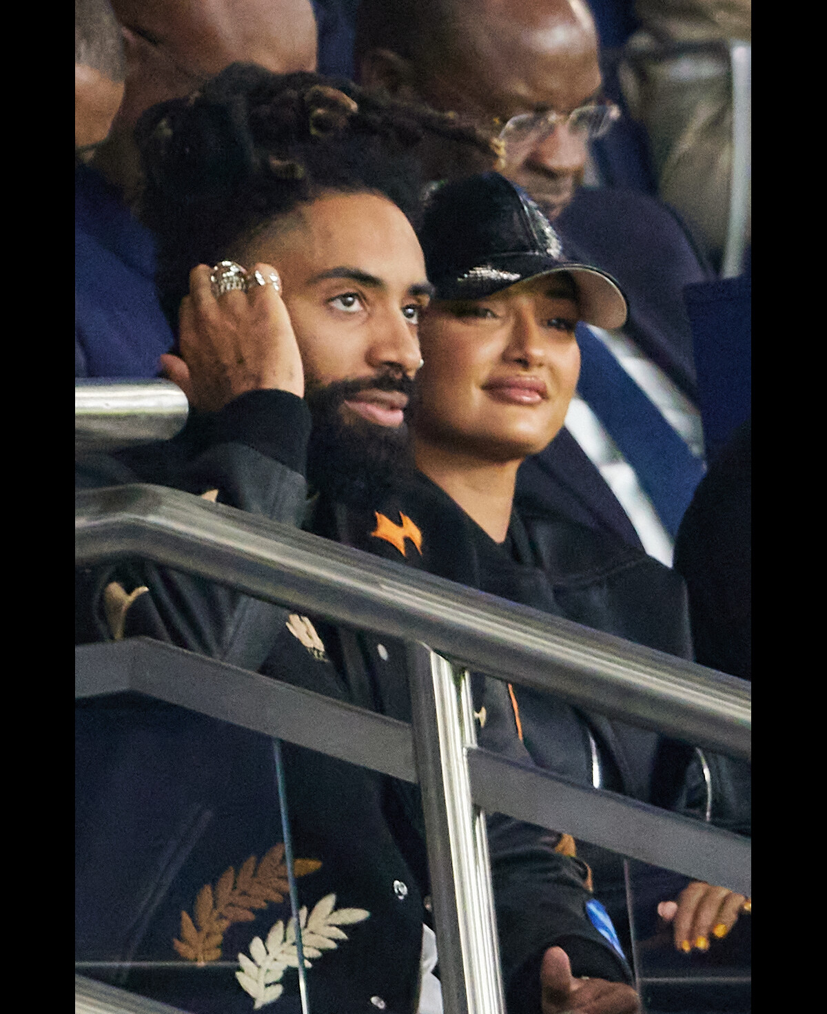 Photo : Fary et sa compagne Amina Muaddi - Tribunes du match de Ligue des  champions entre le PSG et le Borussia Dortmund (2-0) au Parc des Princes à  Paris, le 19