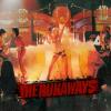 Kristen Stewart et Dakota Fanning reprennent ensemble un titre des Runaways pour la bande-originale du film du même nom.
