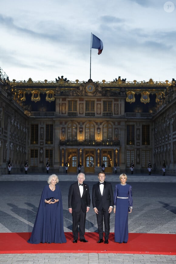 La reine consort Camilla Parker Bowles, le roi Charles III d'Angleterre, Emmanuel Macron et sa femme Brigitte - Dîner d'Etat au château de Versailles en l'honneur de la visite officielle du roi Charles III d'Angleterre et de la reine consort Camilla Parker Bowles de 3 jours en France. Le 20 septembre 2023 © Moreau-Jacovides / Bestimage 