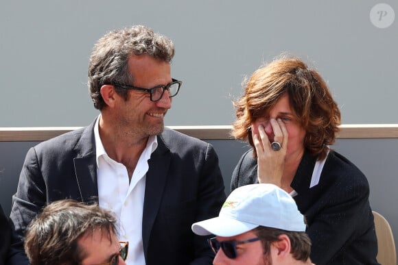 Ils ont habité ensemble dans l'Hérault.
Fabien Galthié et sa femme Coline Galthié - Célébrités dans les tribunes des internationaux de France de tennis de Roland Garros à Paris, France, le 6 juin 2019. © Jacovides-Moreau/Bestimage 