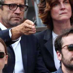 Fabien Galthié et sa femme Coline Galthié - Célébrités dans les tribunes des internationaux de France de tennis de Roland Garros à Paris, France, le 6 juin 2019. © Jacovides-Moreau/Bestimage 