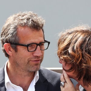 Fabien Galthié et sa femme Coline Galthié - Célébrités dans les tribunes des internationaux de France de tennis de Roland Garros à Paris, France, le 6 juin 2019. © Jacovides-Moreau/Bestimage 