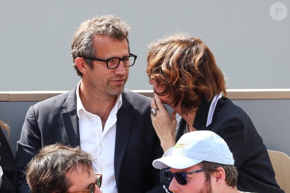 Fabien Galthié et sa femme Coline Galthié - Célébrités dans les tribunes des internationaux de France de tennis de Roland Garros à Paris, France, le 6 juin 2019. © Jacovides-Moreau/Bestimage 