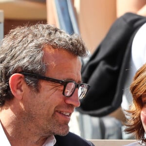 Fabien Galthié et sa femme Coline Galthié - Célébrités dans les tribunes des internationaux de France de tennis de Roland Garros à Paris, France, le 6 juin 2019. © Jacovides-Moreau/Bestimage 